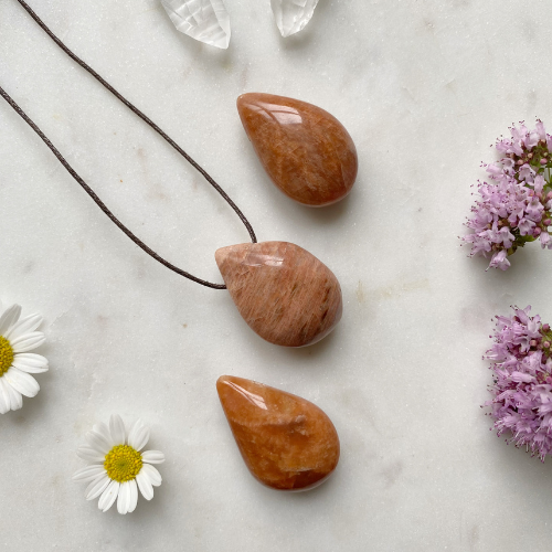 MERKABA Kette mit Mondstein Tropfen