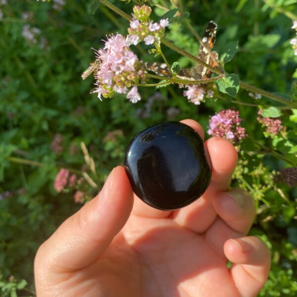 Schwarzer Obsidian Scheibenstein – Bild 3