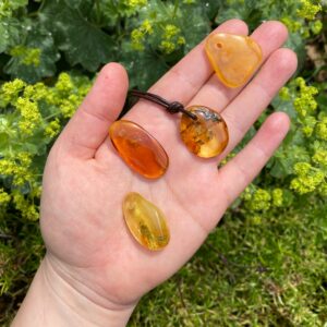 MERKABA Kette mit Bernstein aus dem Baltikum