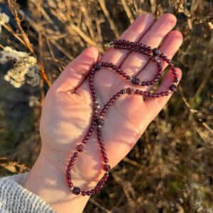 WÜRDEKRAFT Roter Granat • 925er Silber vergoldet