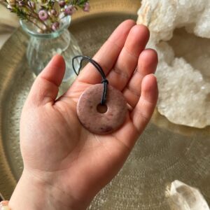 MERKABA Kette mit großer Piemontit Scheibe · UNIKAT