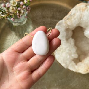 MERKABA Kette mit weißem Mangancalcit · UNIKAT