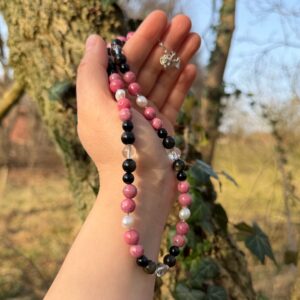 Rhodonit • Obsidian • Bergkristall • Perle • 925er Rosenschließe