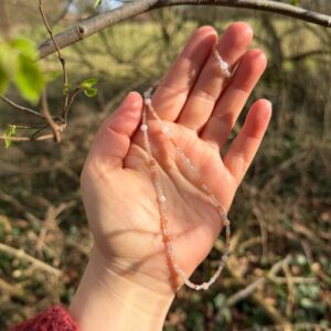 Zarte Kette mit Sonnenstein • Aprikosenachat • Bergkristall