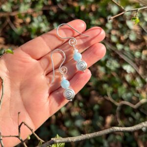 Ohrhänger Aquamarin · Spirale · Süßwasserperle · 925er Silber