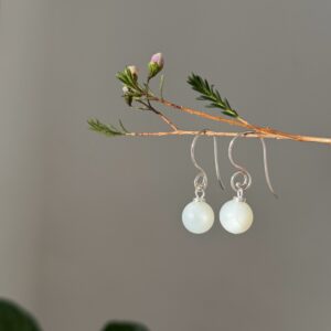 Ohrhänger Weißer Mondstein (mattiert) · 925er Silber