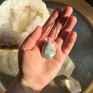 MERKABA Kette mit Smaragd in Matrix · UNIKAT #1