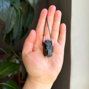 Kette mit großem Turmalin Naturkristall • UNIKAT#1