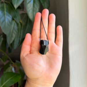 Kette mit großem Turmalin Naturkristall • UNIKAT#3