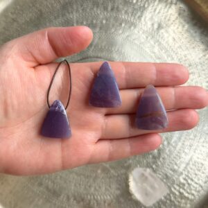 MERKABA Kette Violetter Chalcedon • Dreieck • Rarität