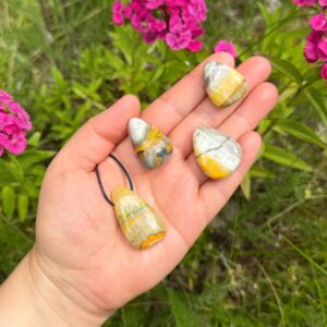 MERKABA Kette mit Bumblebee Stein (Auripigment)