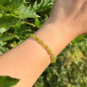 WANDELKRAFT Vesuvianit AA+ • Zartes Armband vergoldet