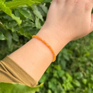 LEBENDIGKEIT Zartes Armband • Mandaringranat • vergoldet